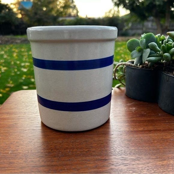 Roseville Blue Stripe 1 quart Stoneware Crock Container - Picture 3 of 5